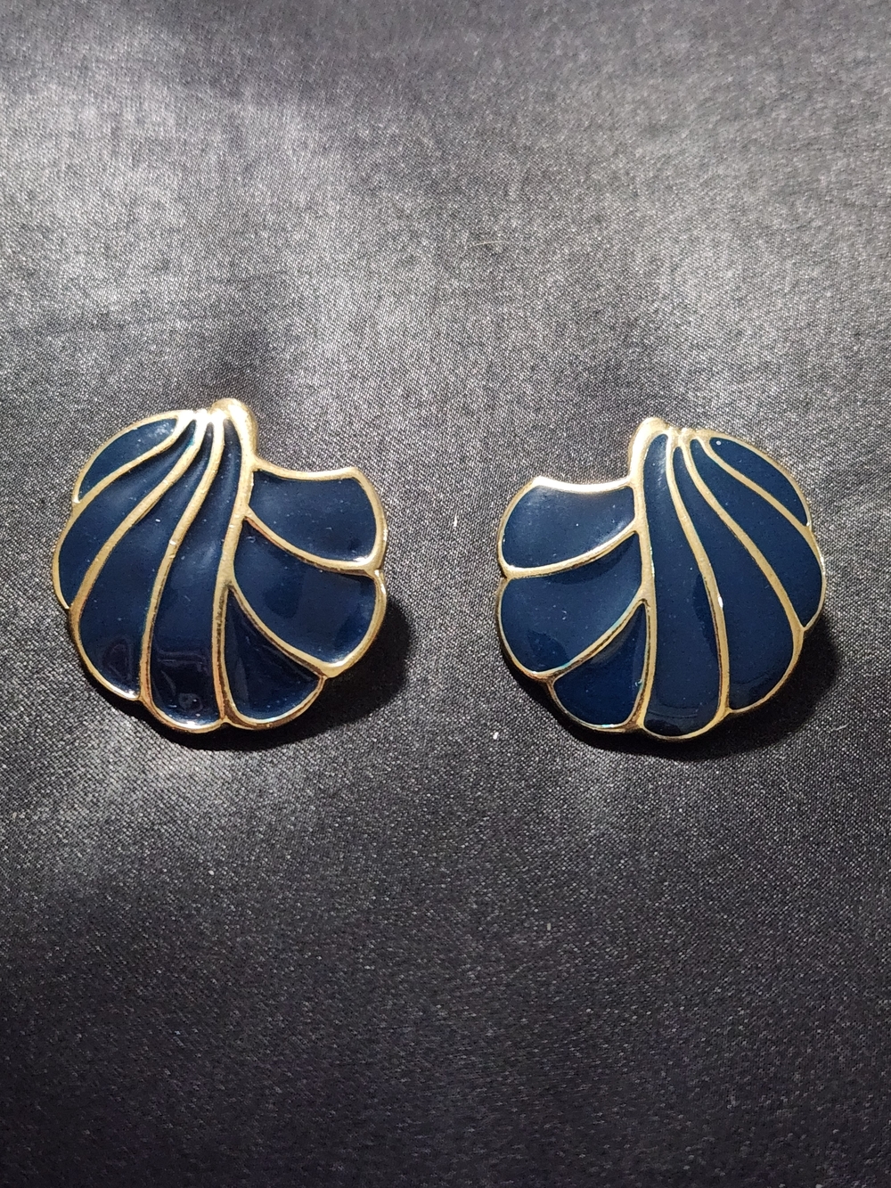 Vintage Trifari Navy Enamel Shell Clip-On Earrings